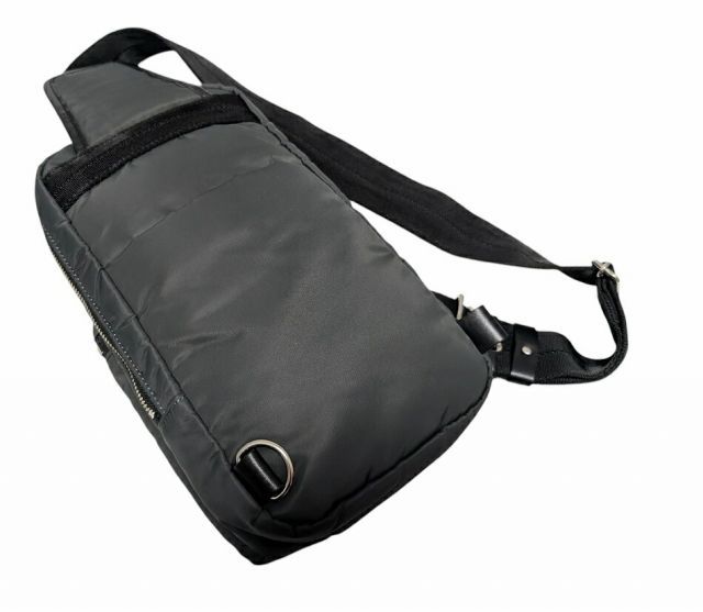 ヴィヴィアンウエストウッド ボディバッグ スリングショルダー VWH331