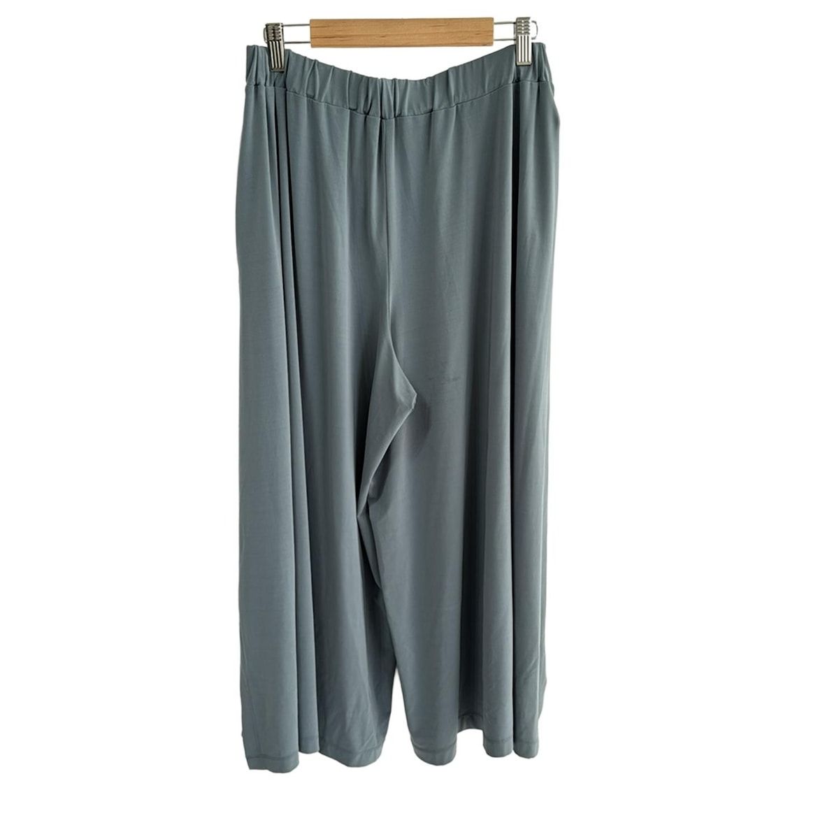 ISSEYMIYAKE(イッセイミヤケ) パンツ サイズ2 M レディース美品