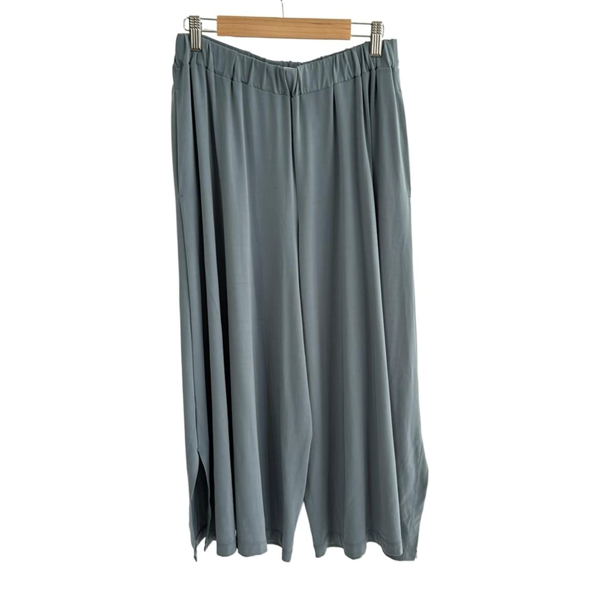 ISSEYMIYAKE(イッセイミヤケ) パンツ サイズ2 M レディース美品