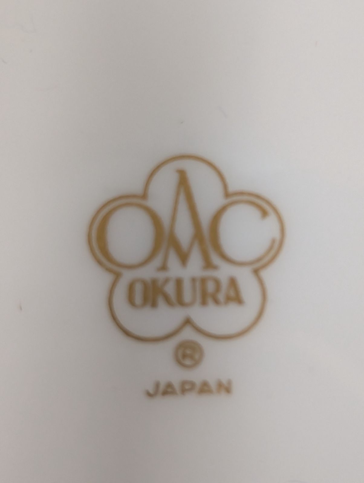 大倉陶園 雲鶴鯉花模様 金彩 花瓶 - メルカリ