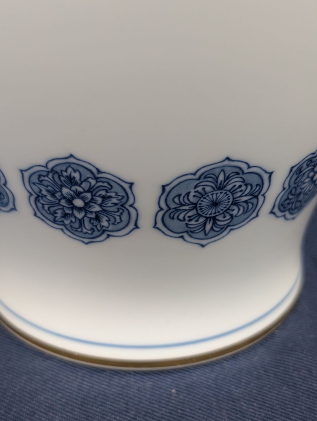 大倉陶園 雲鶴鯉花模様 金彩 花瓶 - メルカリ