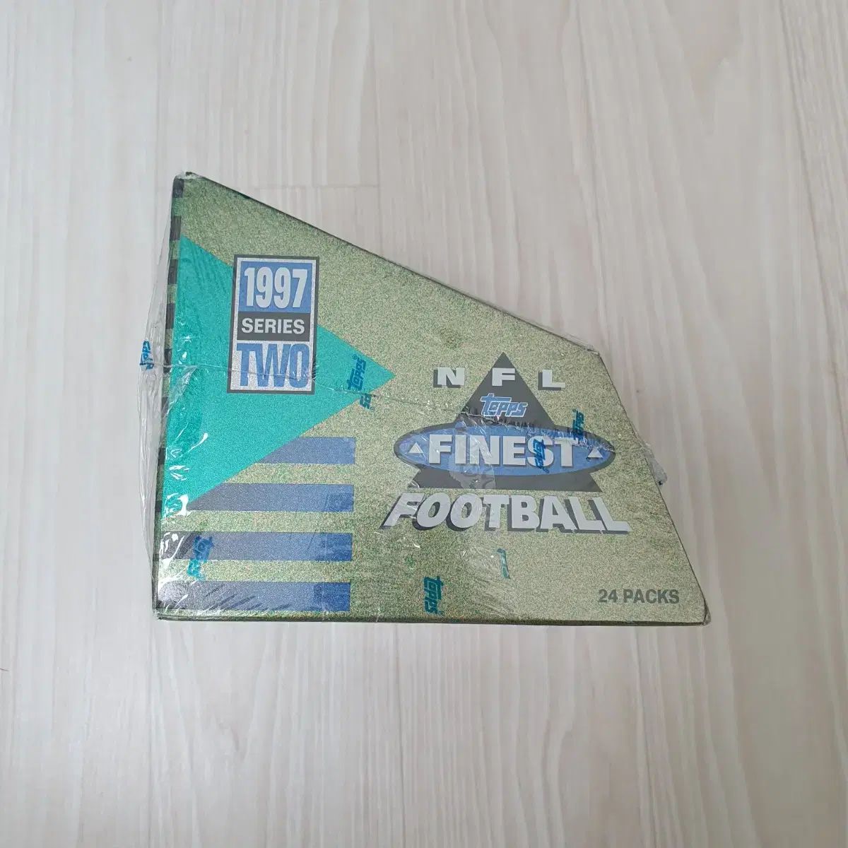 0 1 Football Series Topps NFL Finest Box Factory Sealed Stadium 