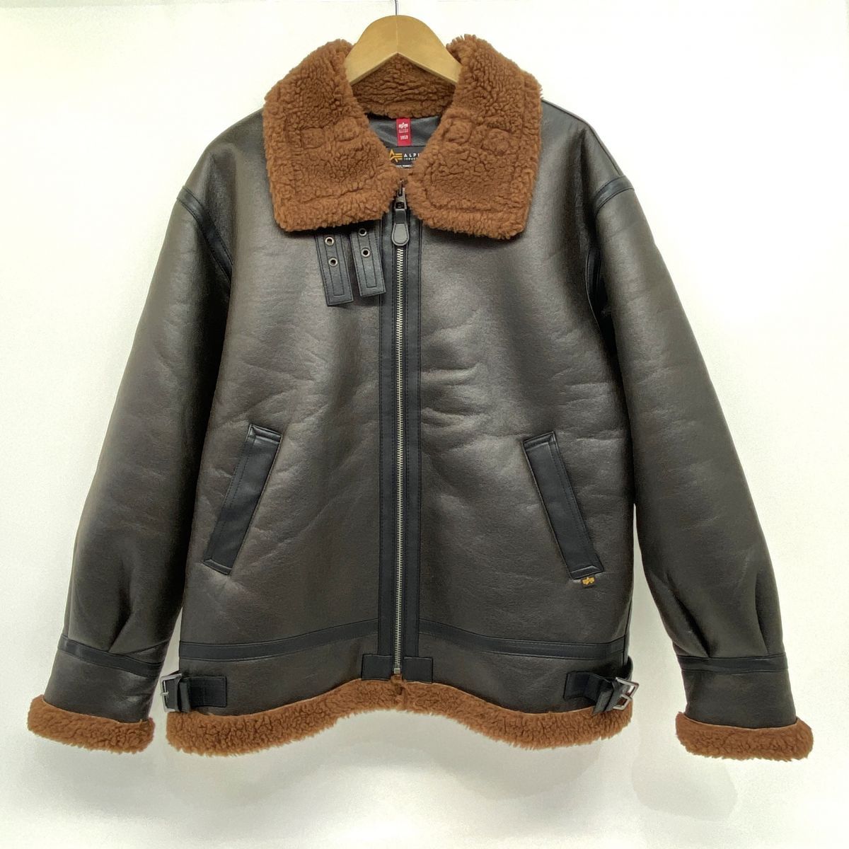 ALPHA INDUSTRIES. アルファ フェイクムートンジャケット フライト 