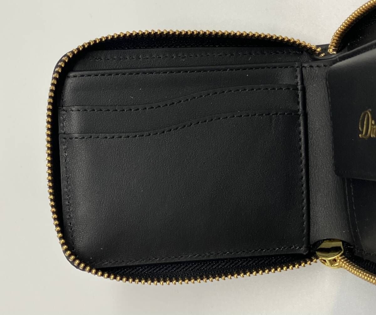 メンズ Dime ダイム 二つ折り財布 Cursive Zip Wallet ミニ財布