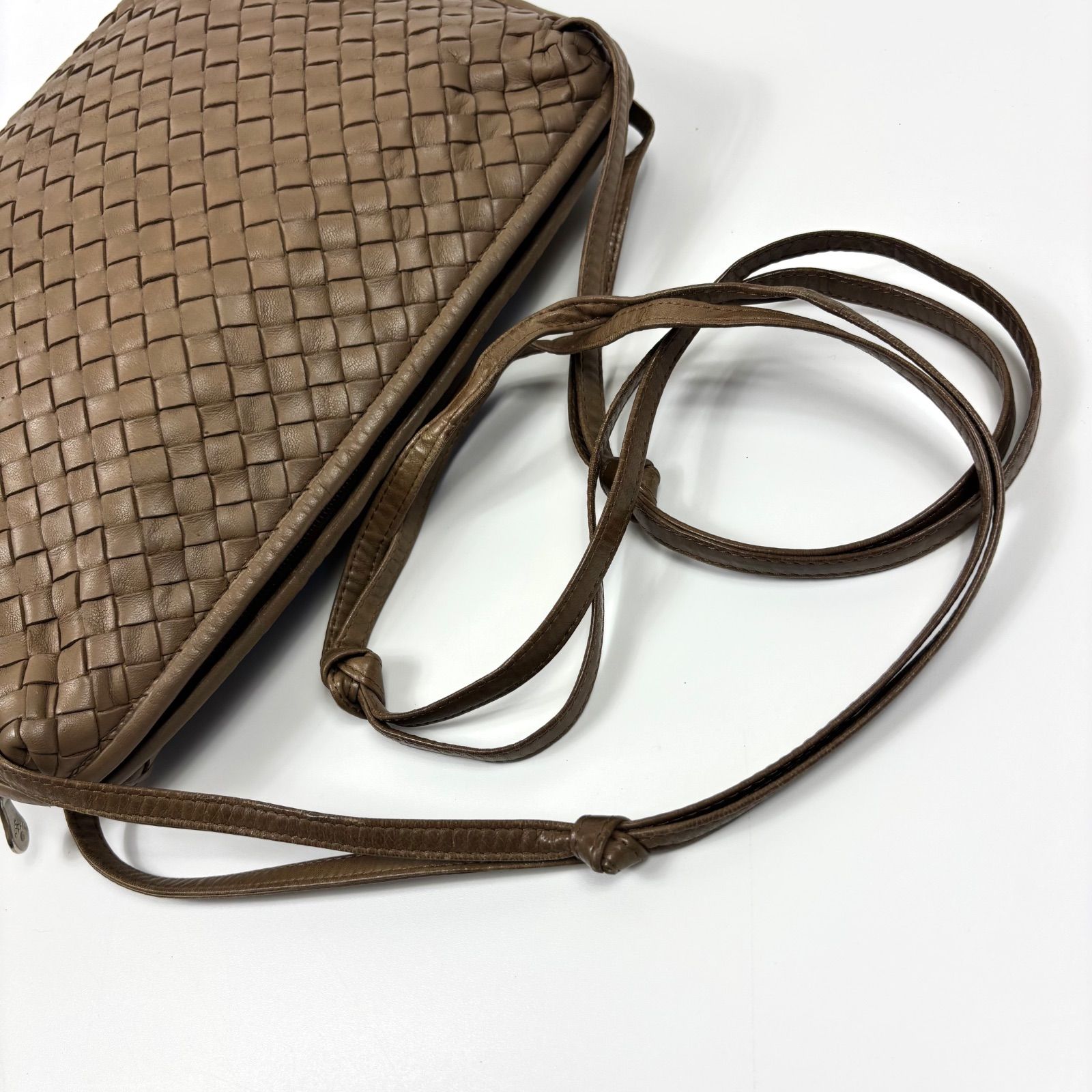 BOTTEGA VENETA ボッテガヴェネタ イントレチャート ショルダーバッグ