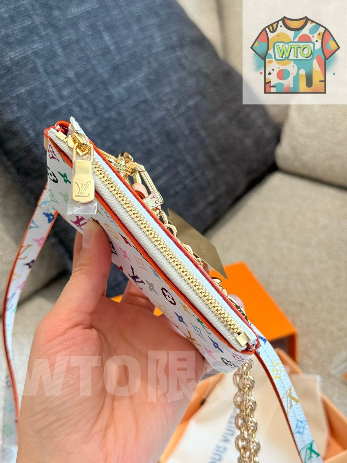 今日特価】LV Monogram レインボー コーティング キーホルダー ルイ