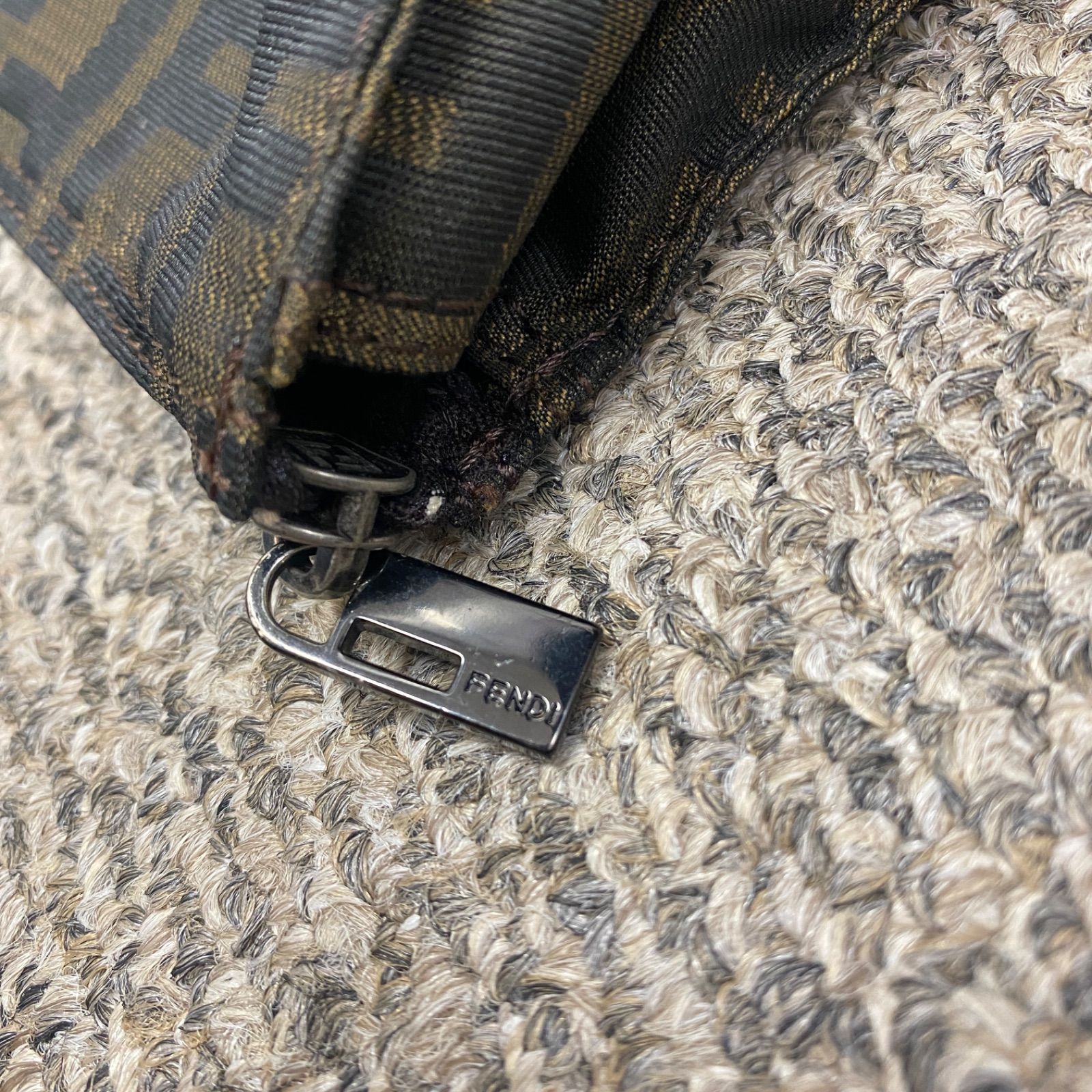 FENDI フェンディ ズッカ柄 ポーチ 小物入れ オールド ヴィンテージ FENDI フェンディ ズッカ柄三角ポーチ ヴィンテージ リチャード購入品