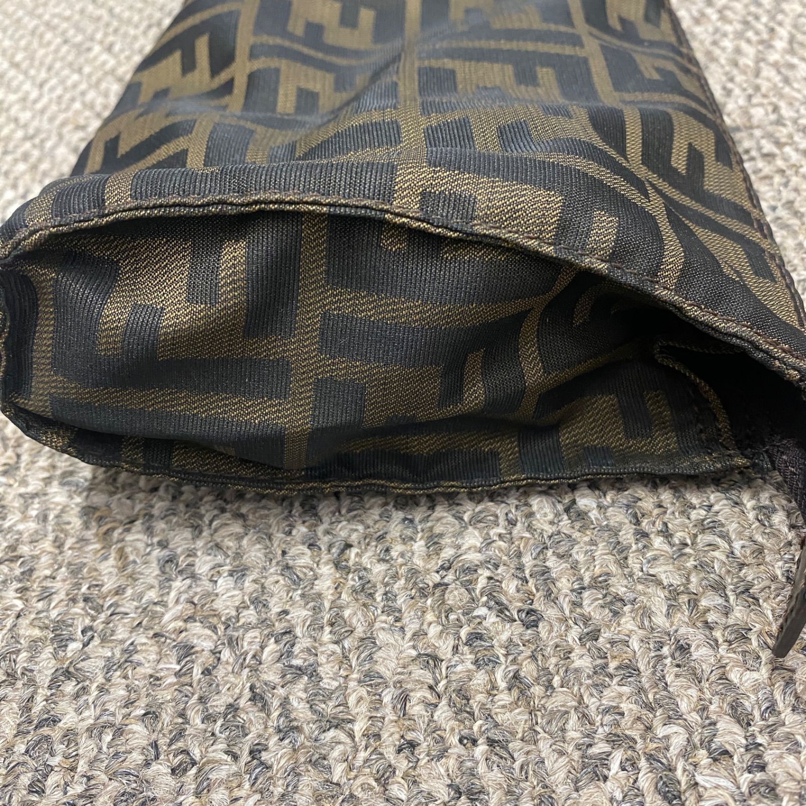 FENDI フェンディ ズッカ柄 ポーチ 小物入れ オールド ヴィンテージ FENDI フェンディ ズッカ柄三角ポーチ ヴィンテージ リチャード購入品