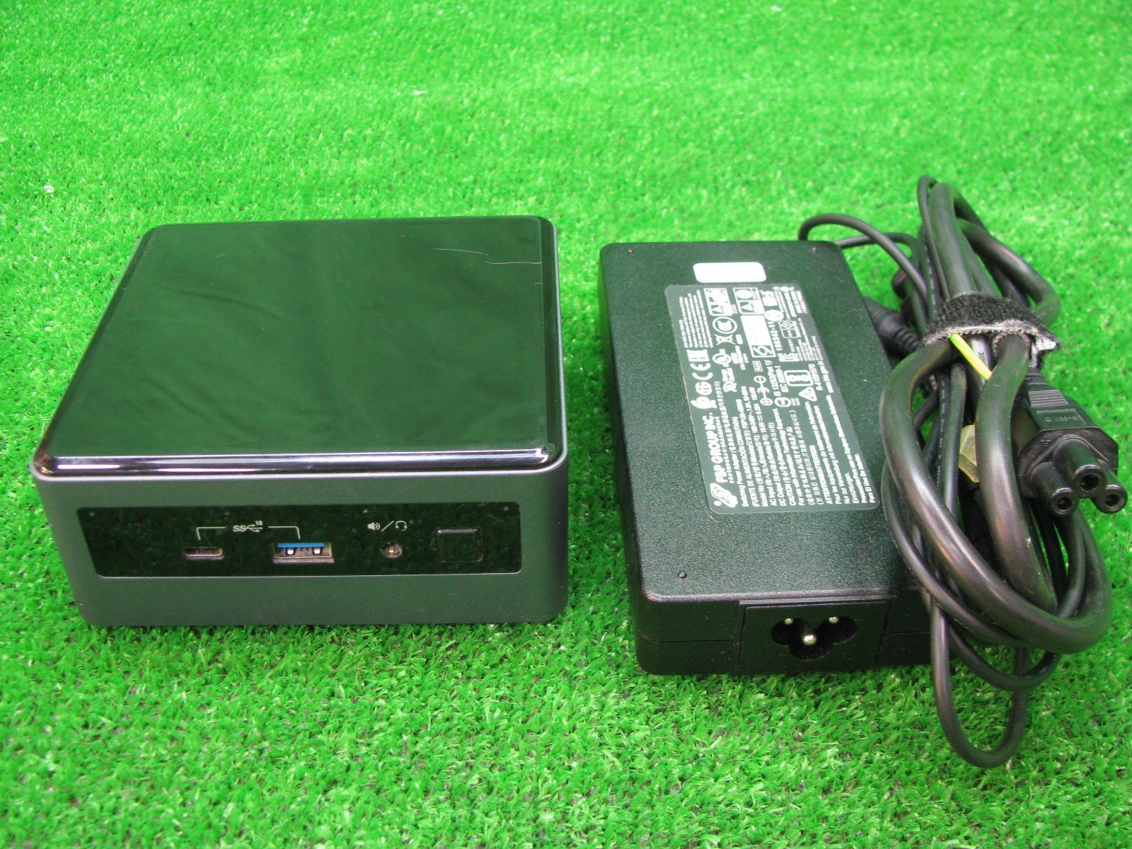 R 1892 Intel NUC BXNUC 10 i 7 FNH ミニPC