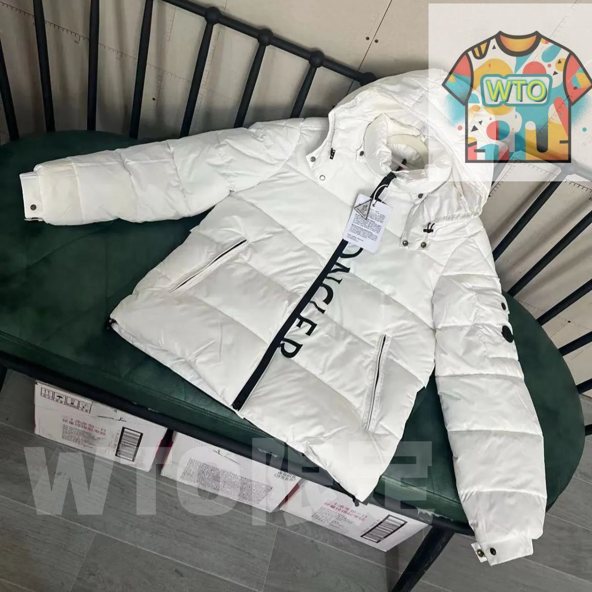 新品未使用】MONCLER （モンクレール）白 ダウンジャケット｜本日限定