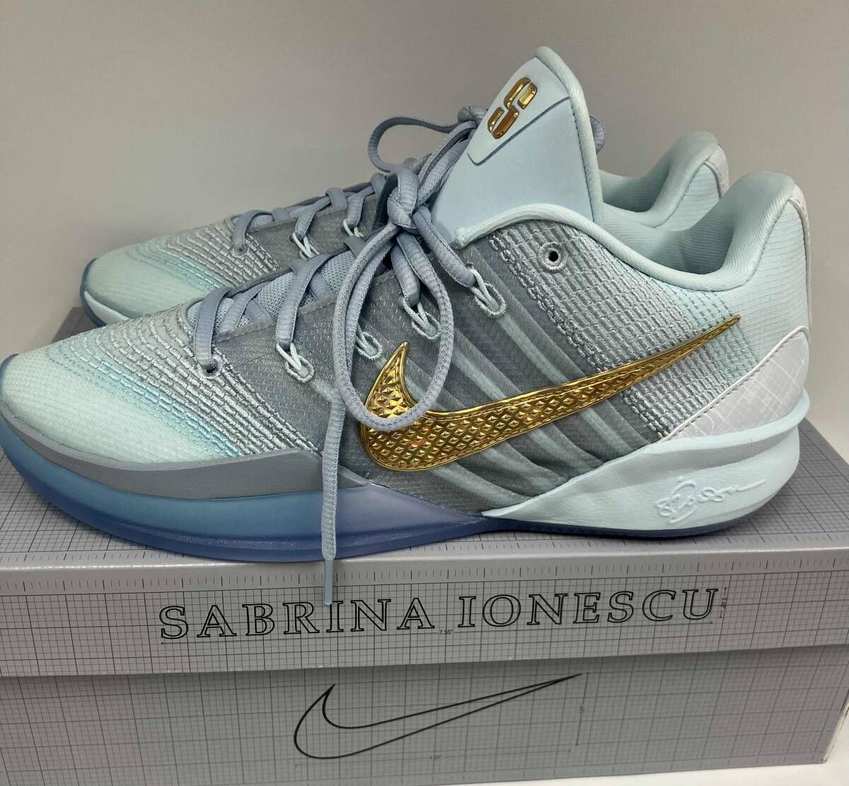 工場 NIKE ナイキ ／HF2882ー400／ SABRINA サブリナ 3EP ／【箱有