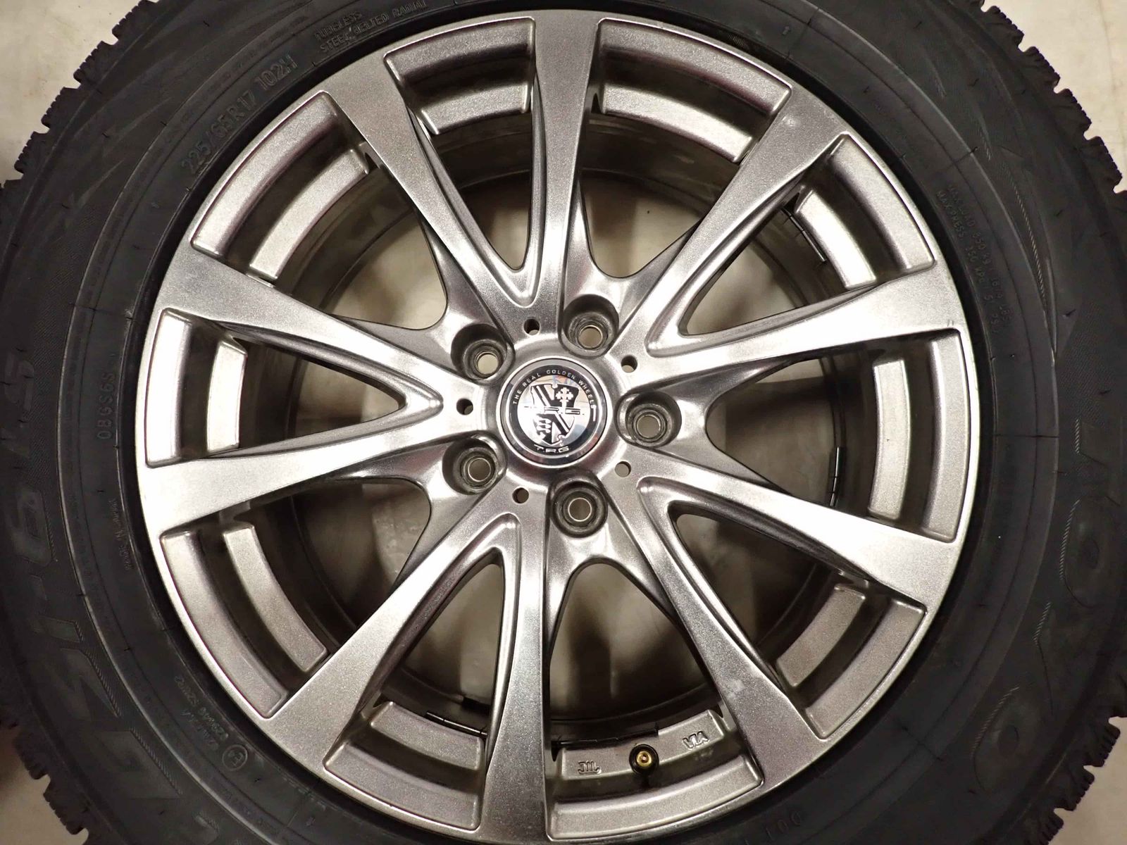 冬 新品 2025年製 4本SET 会社宛送料無料 225/65R17×7J 102H トーヨー