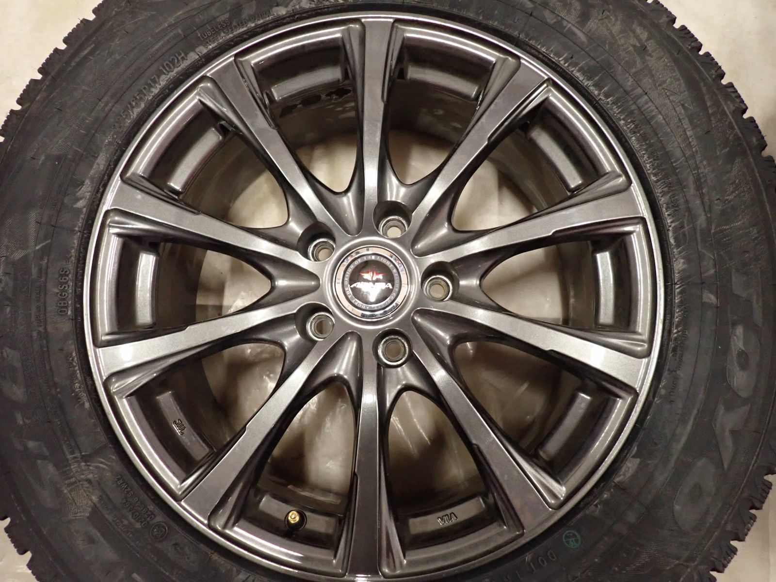 冬 新品 2025年製 4本SET 会社宛送料無料 225/65R17×7J 102H トーヨー