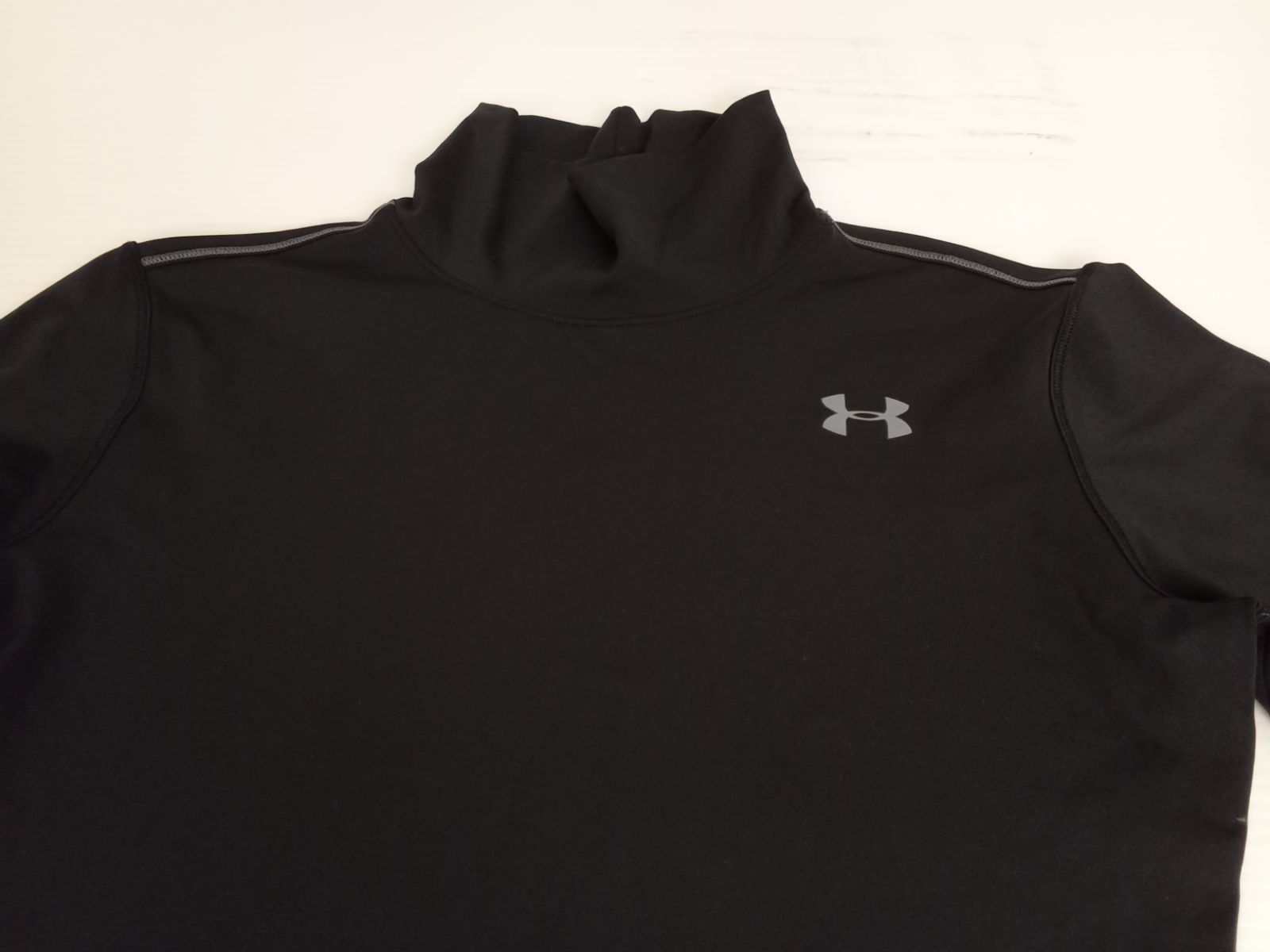 UNDER ARMOUR/アンダーアーマー 長袖 タートルネック 黒 【中古品