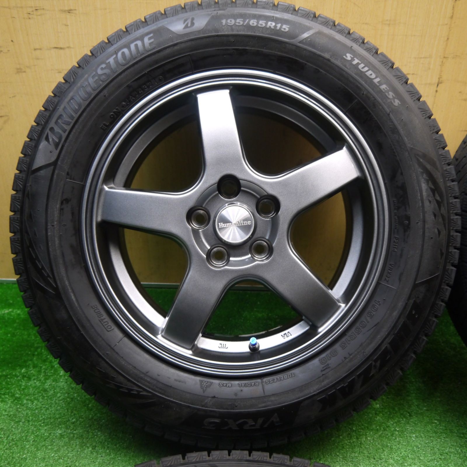 【バリ溝美品】SMACK 15in ブリヂストン ブリザック195/65R15 バリ溝】バルミナ 15in 5.5J +42 PCD100 ブリヂストン ブリザック VRX3