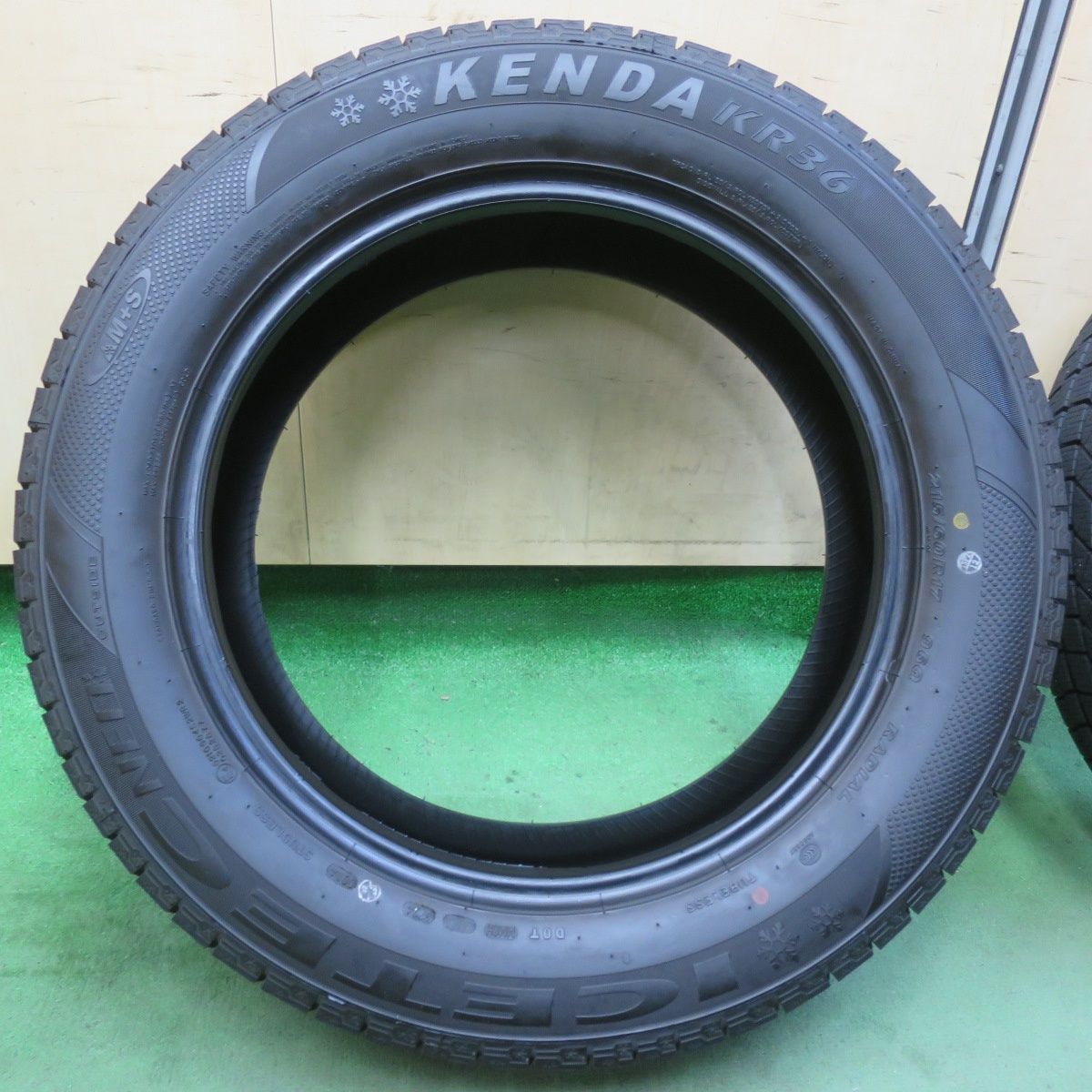 バリ溝！24年！ほぼ10分☆スタッドレス 215/60R17 ケンダ KR36 アイス