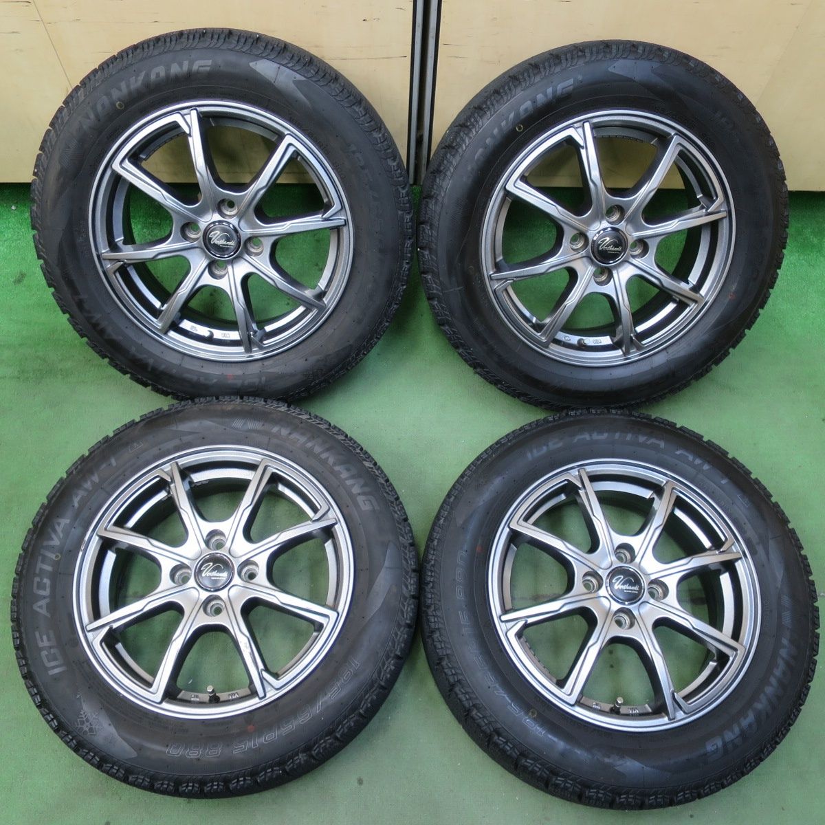 バリ溝！キレイ！9.5分☆スタッドレス 185/65R15 ナンカン アイス