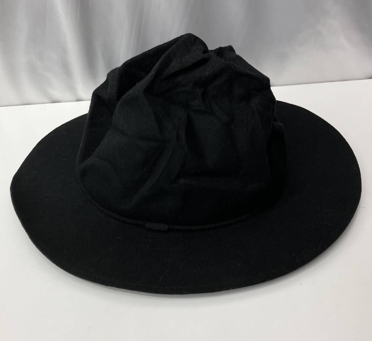 新品　CA4LA カシラ　クロッシェ　黒のウールフェルトハット 新品 CA4LA カシラ クロッシェ 黒のウールフェルトハット B.C W