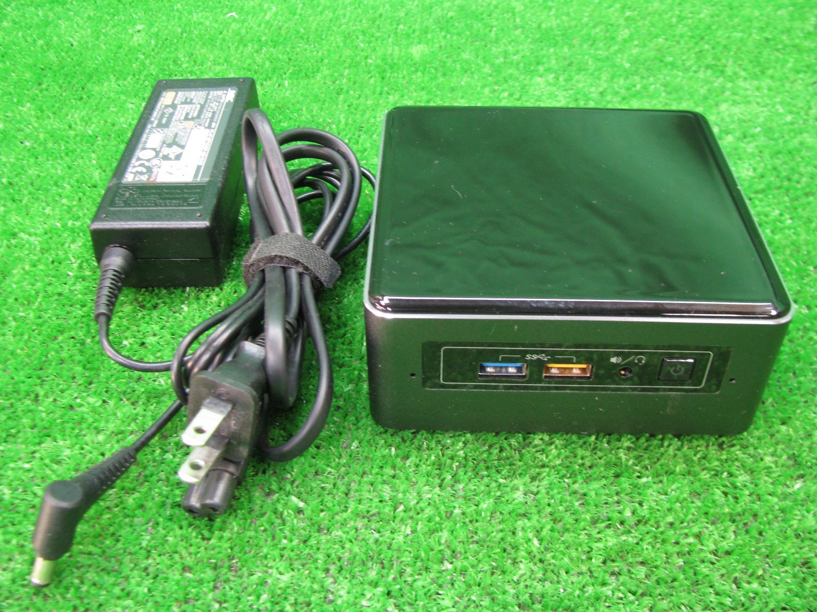 R1894】Intel NUC キット NUC7i5BNH ミニPC