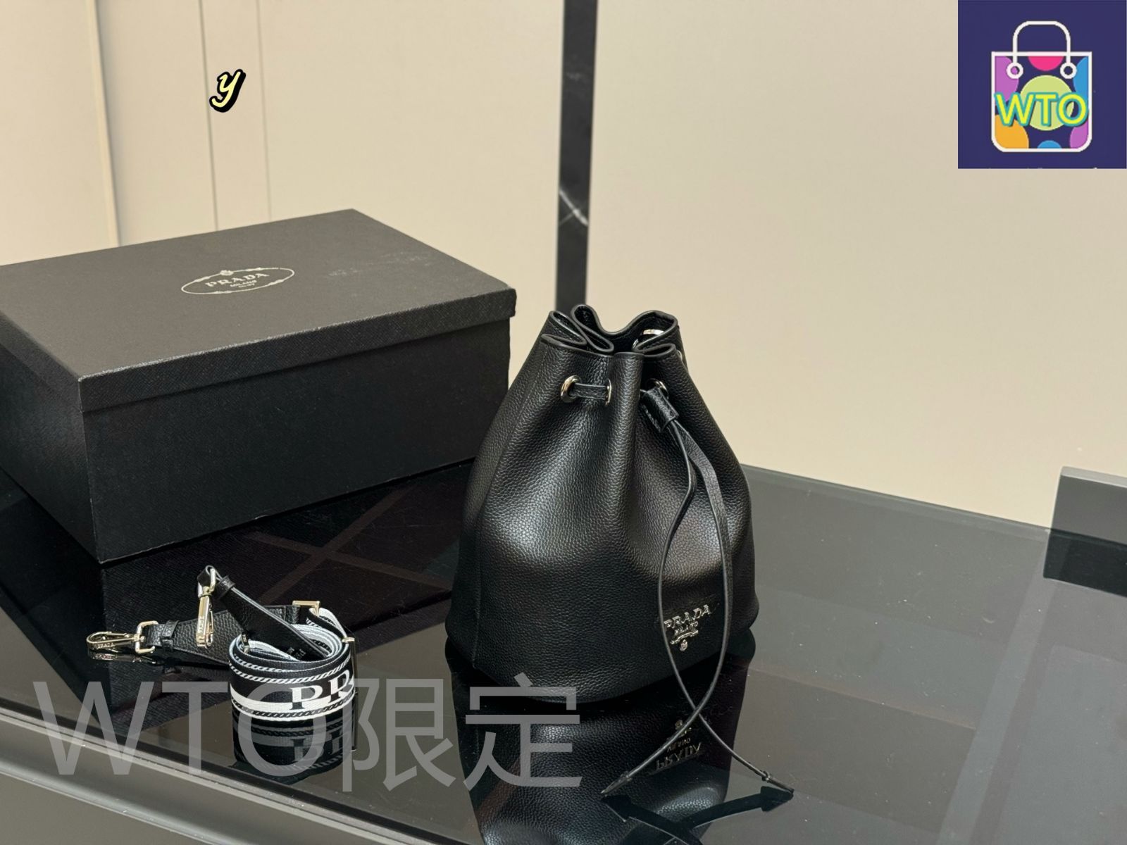 最終値下げ中　美品！プラダ　バケツバッグ PRADA プラダ バケツ型ハンドバッグ ブラック カーフ シルバー金具