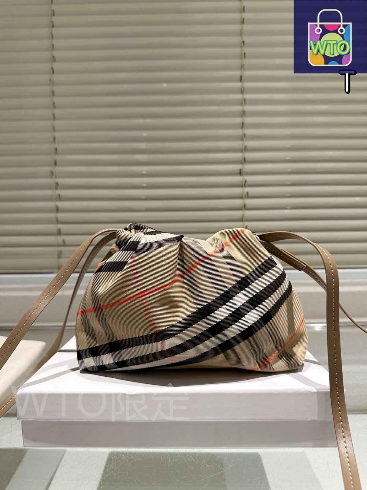 今日特価】Burberry バーバリー ニュークラウドバッグ オリジナル生地