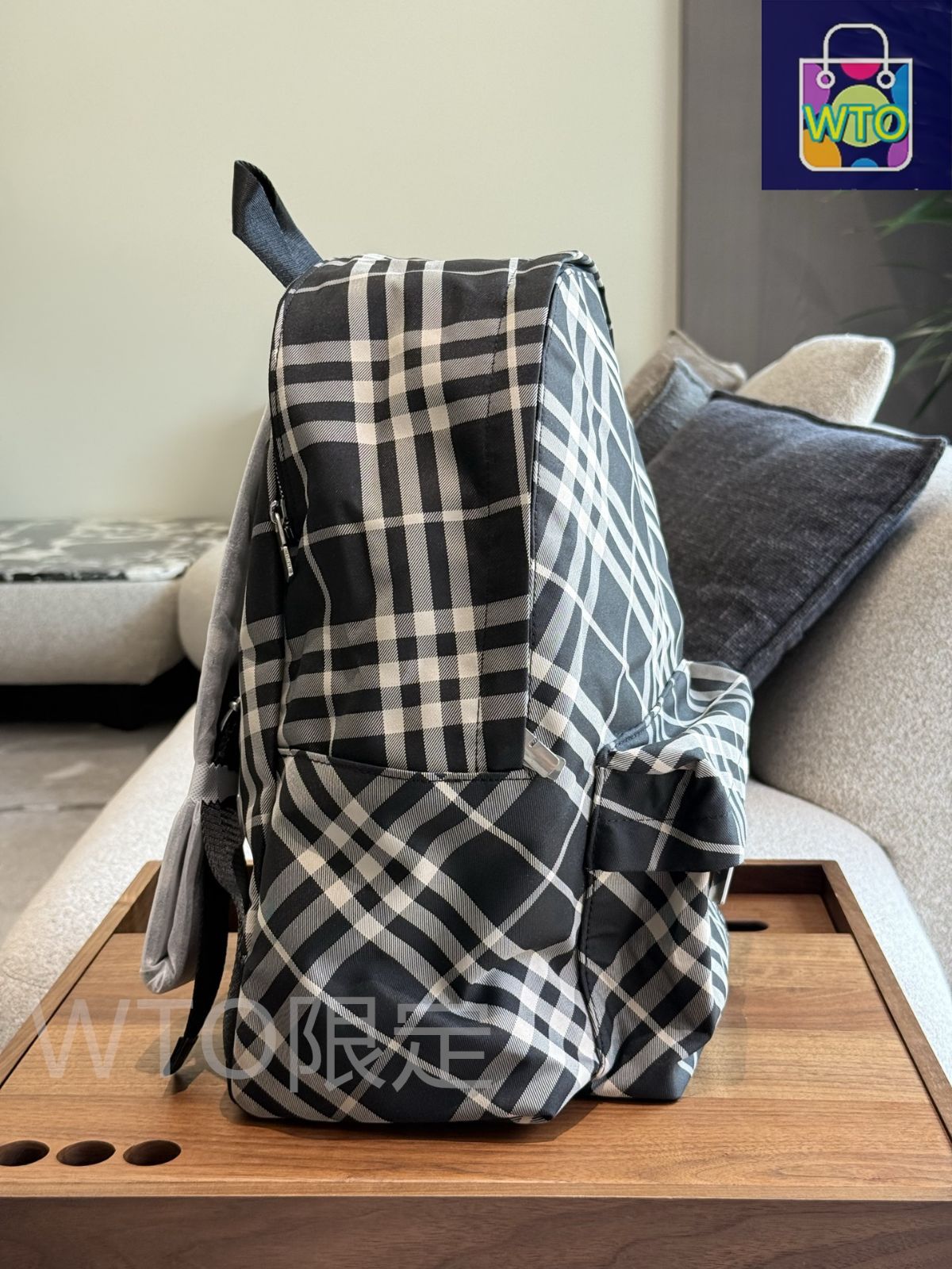 Burberry ロゴパターン バックパック Burberry ロゴパターン バックパック