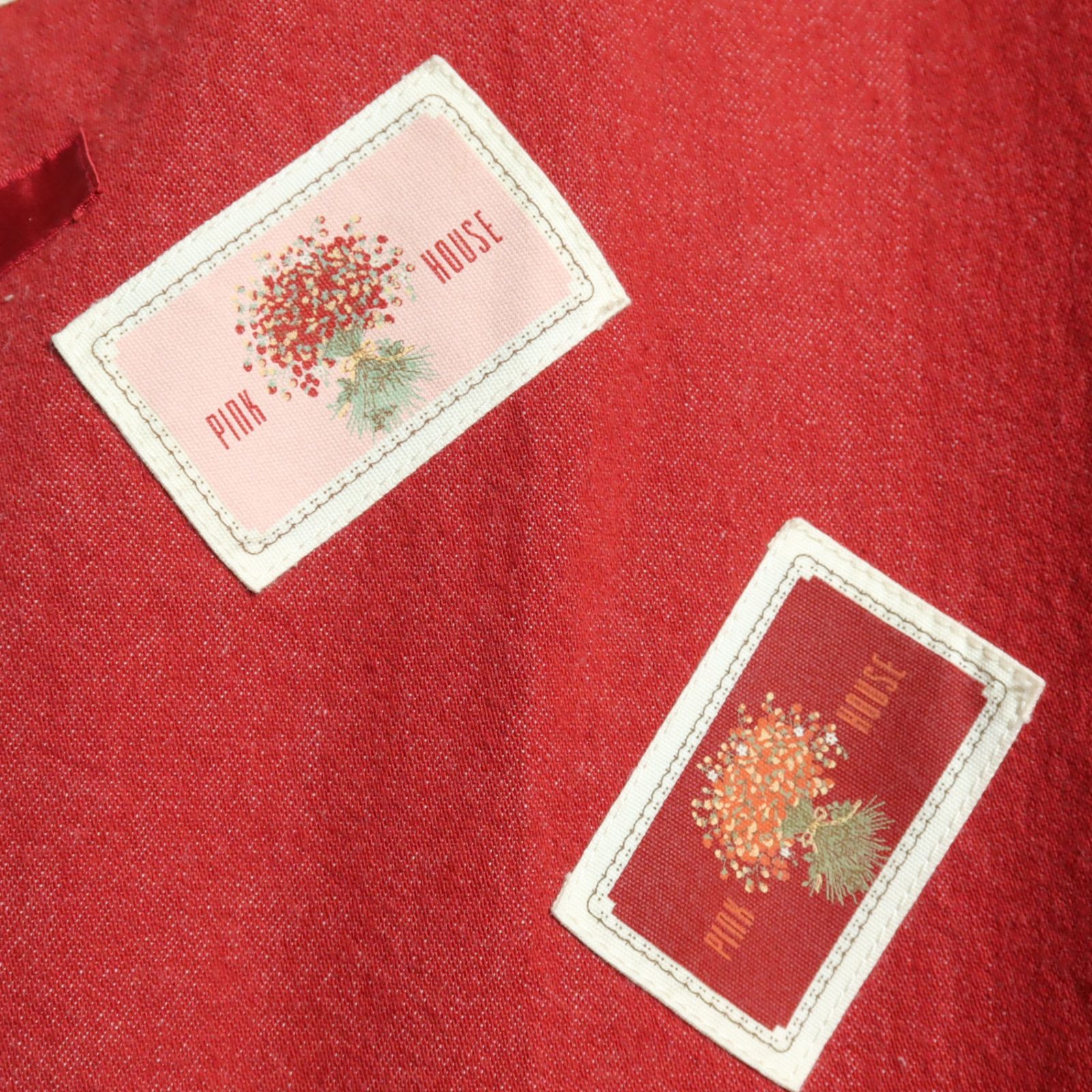 美品 ピンクハウス 刺繍ワッペン バックロゴプリント ロングダッフルコート 赤 80300669b_26_d_215.jpg