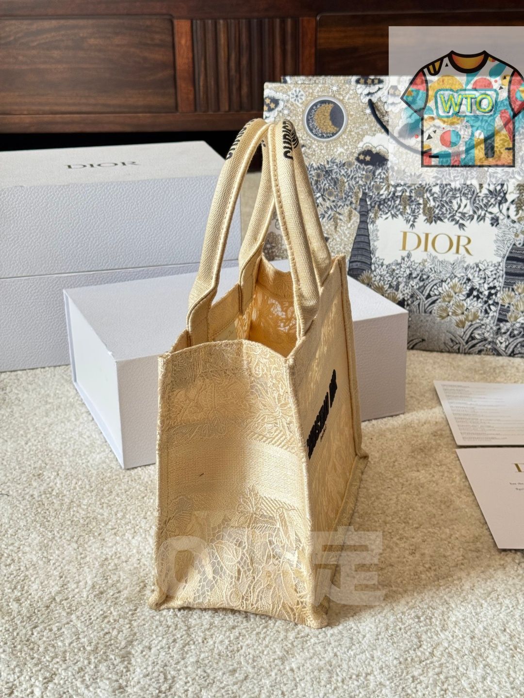 今日特価】Dior 25ss New Butterfly Embroidery Book Tote