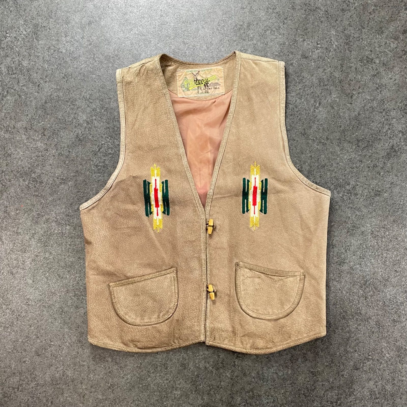 90 s Vintage Chevignon Leather Suede Native Vest シェビニオン 本革 スエードベスト チマヨ オルテガ 民族 ネイティブ ヴィンテージ ビンテージ レディース