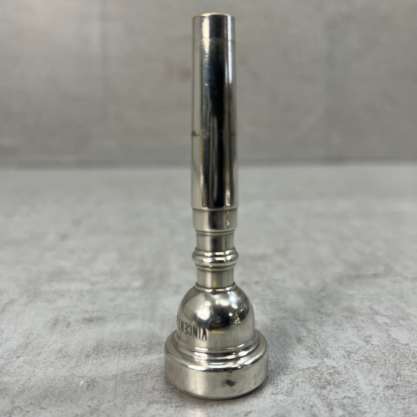 良品 Bach 10-1/2C トランペット用マウスピース 低音がより豊かに響く の