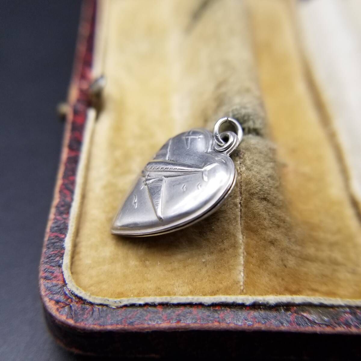 WWII期 ヴィンテージ スウィートハートジュエリー Prop & Wings WWII期 ヴィンテージ スウィートハートジュエリー Prop & Wings - メルカリ