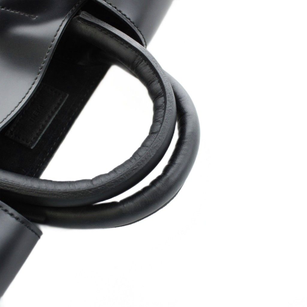 ピエニ PIENI AORI M PUORI ハンドバッグ フェイクレザー 黒 ブラック