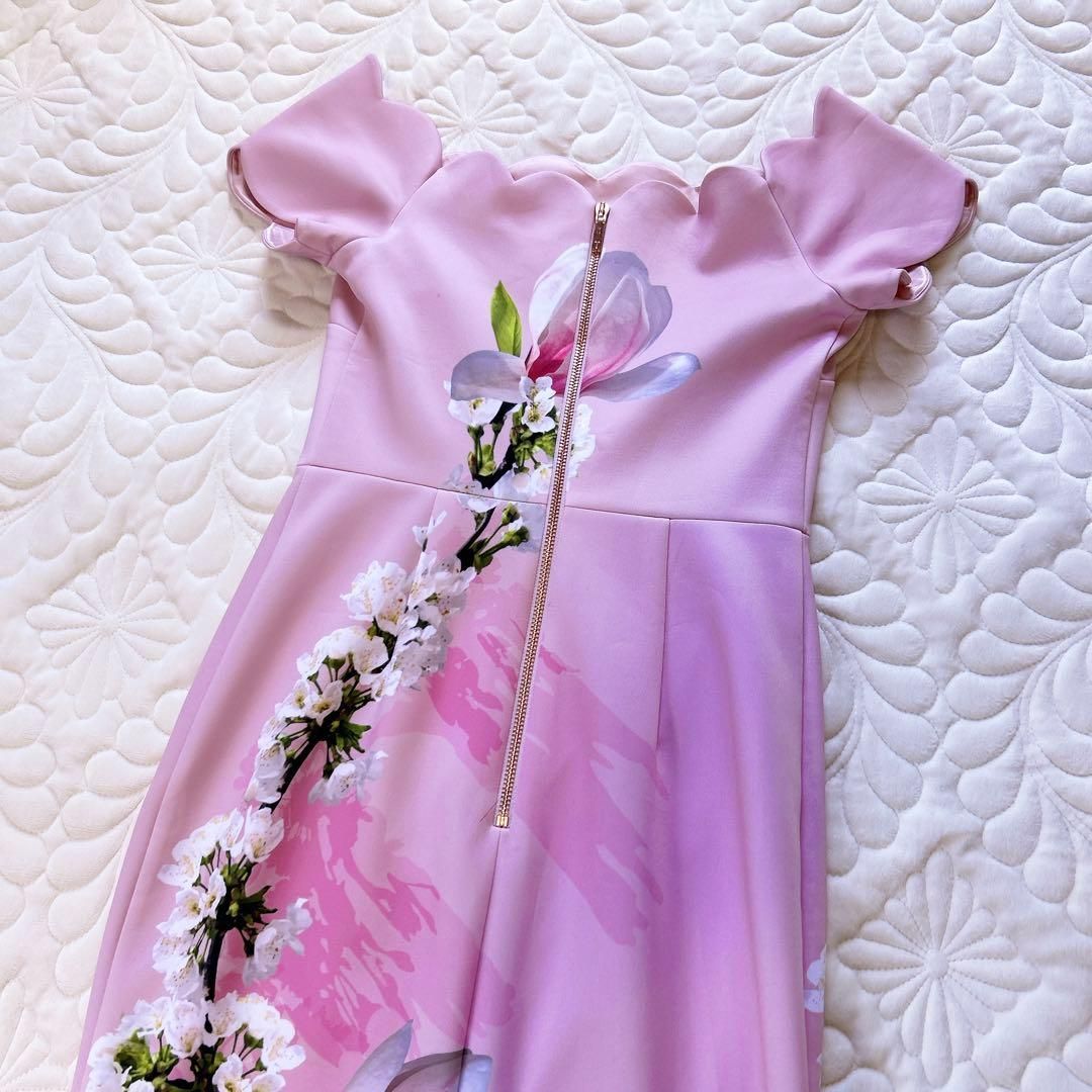 フラワープリントタイトドレス