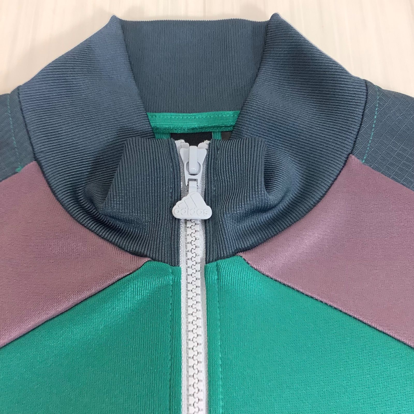 美品】【未使用級】adidas アディダス ショート丈 トラックジャケット