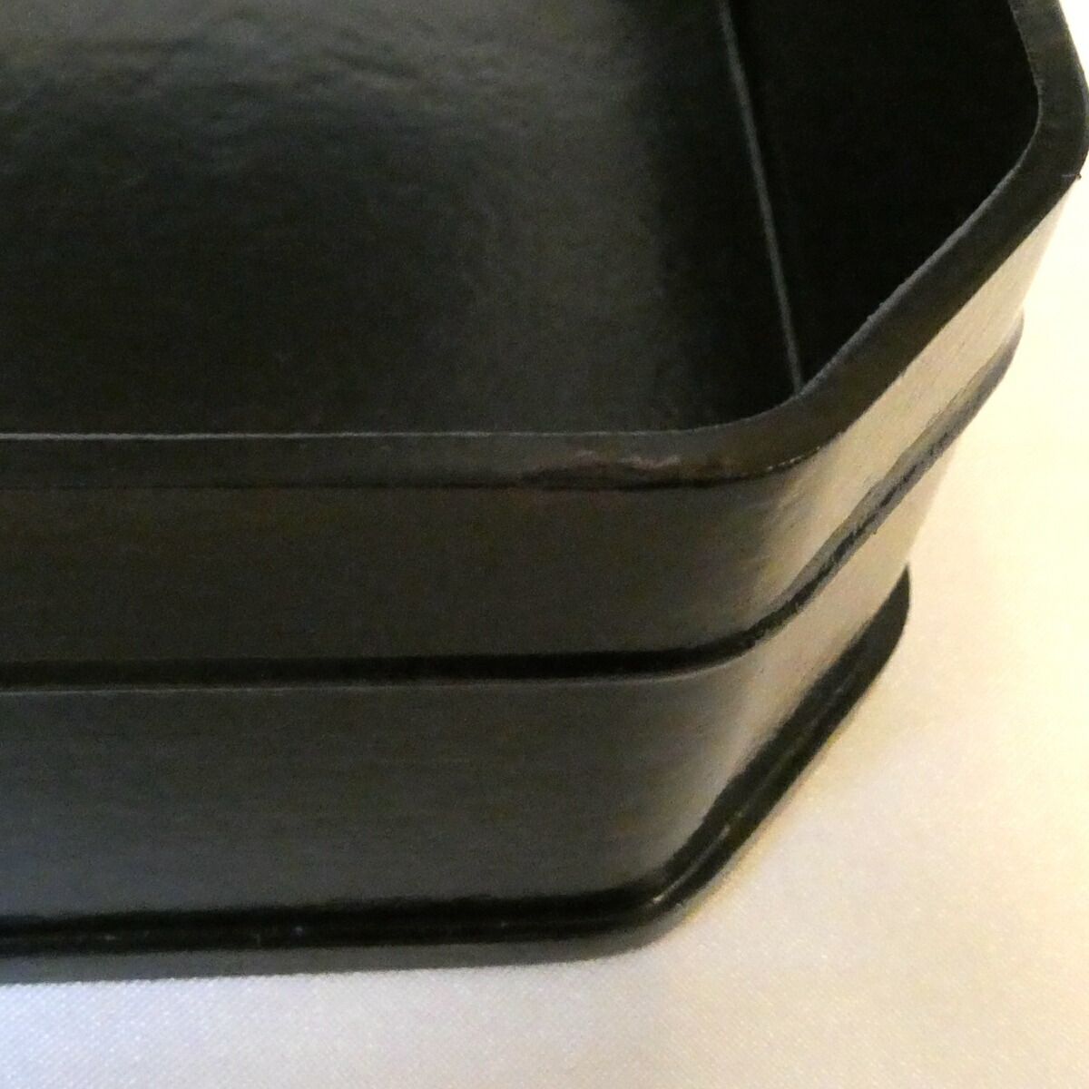 漆匠 鈴木表朔造 一閑塗縁高重 共箱 茶道具 懐石 美品 漆匠 鈴木表朔造 一閑塗縁高重 美品 共箱 茶道具