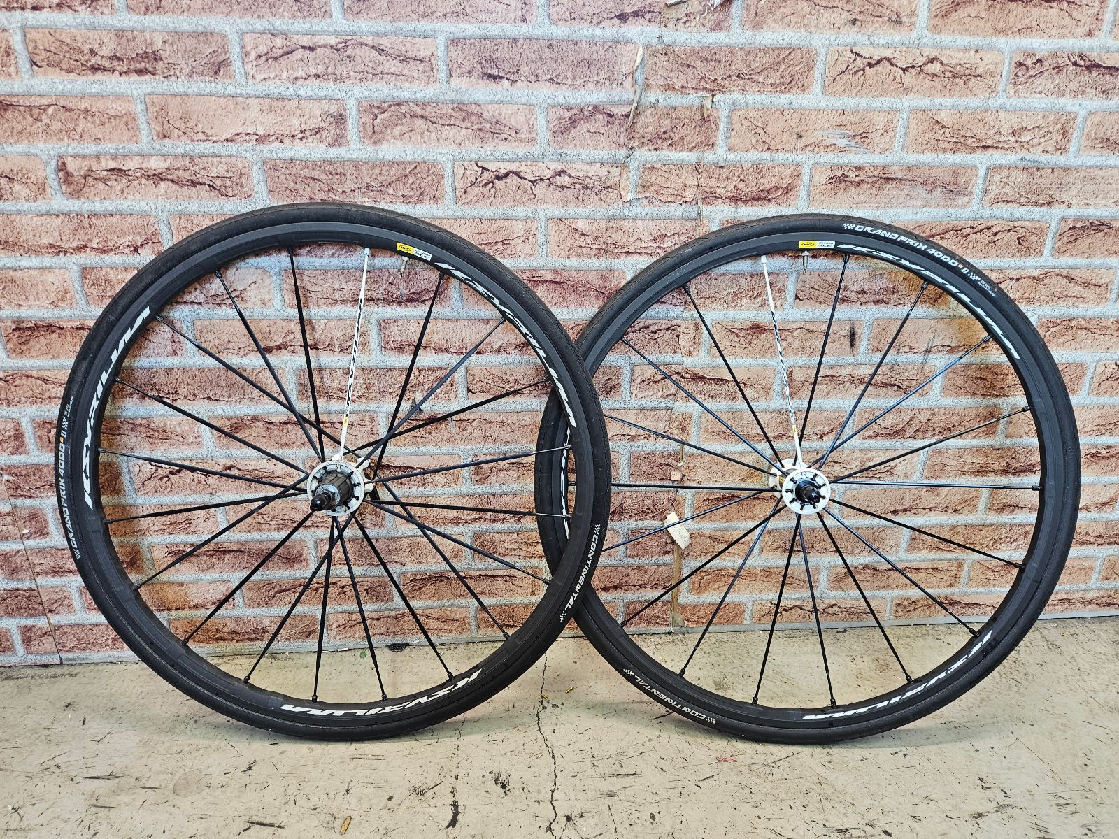 □ MAVIC KSYRIUM SLE 622×15C シマノ11s対応 マビック キシリウム