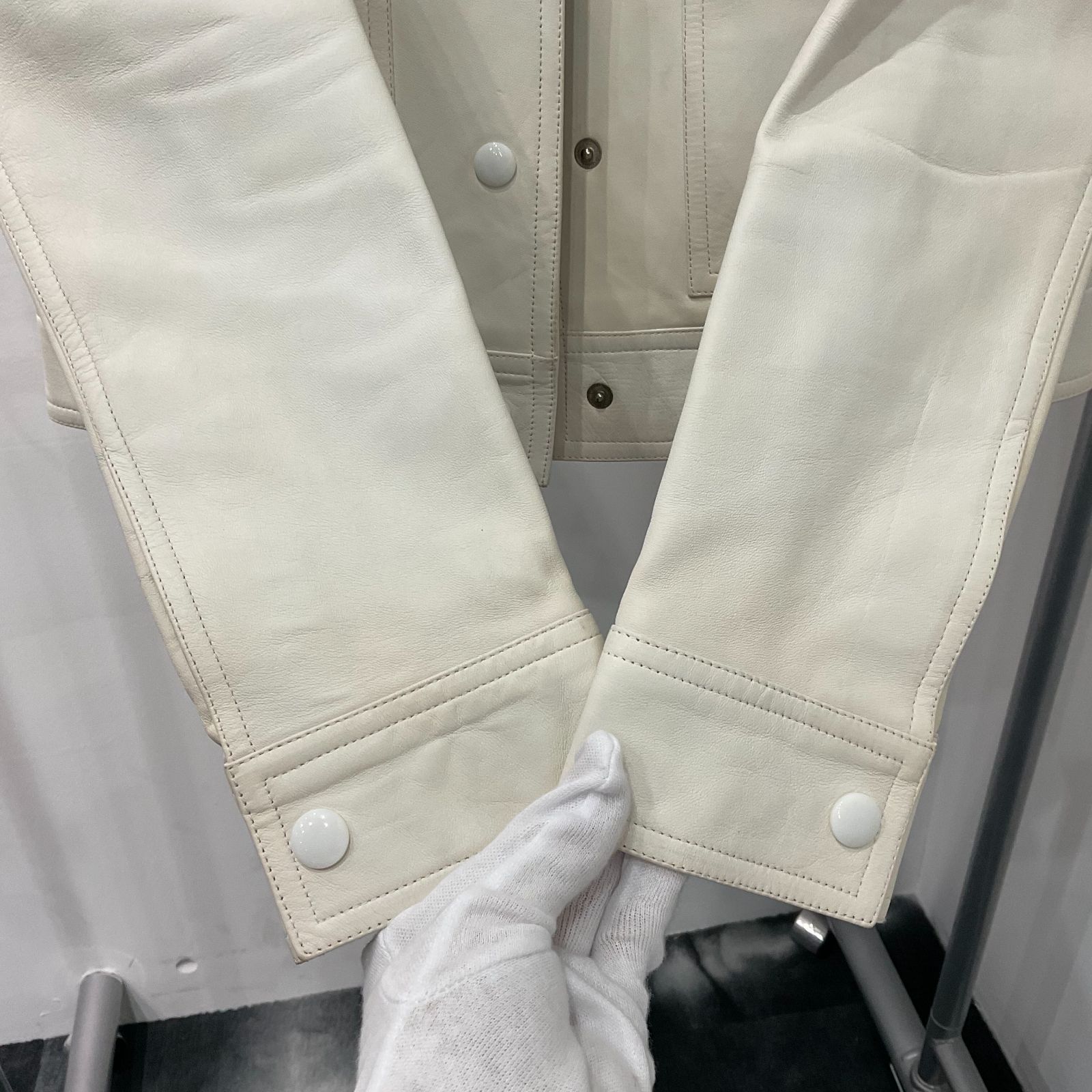 ルイヴィトン ラム レザー ジャケット ブルゾン 白 ＃34 D25034370