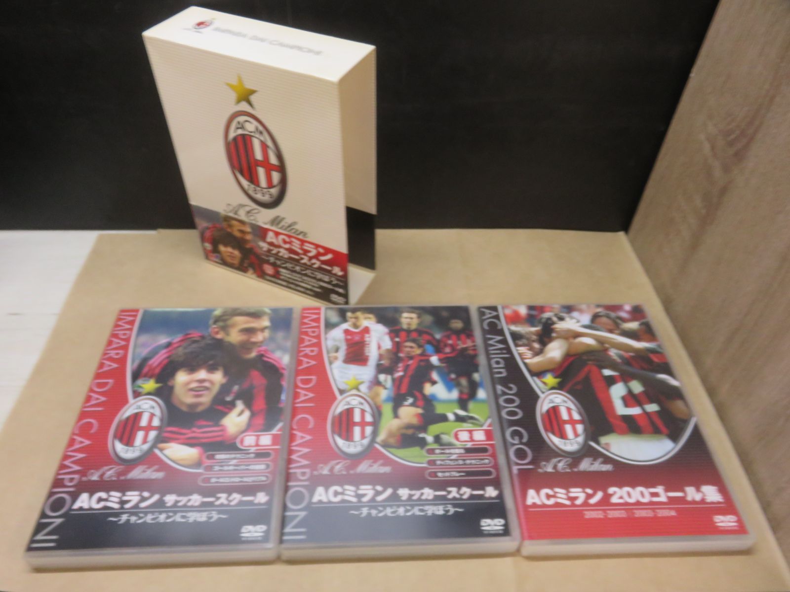DVD】ACミランサッカースクールプレミアムBOX 3枚組 - メルカリ