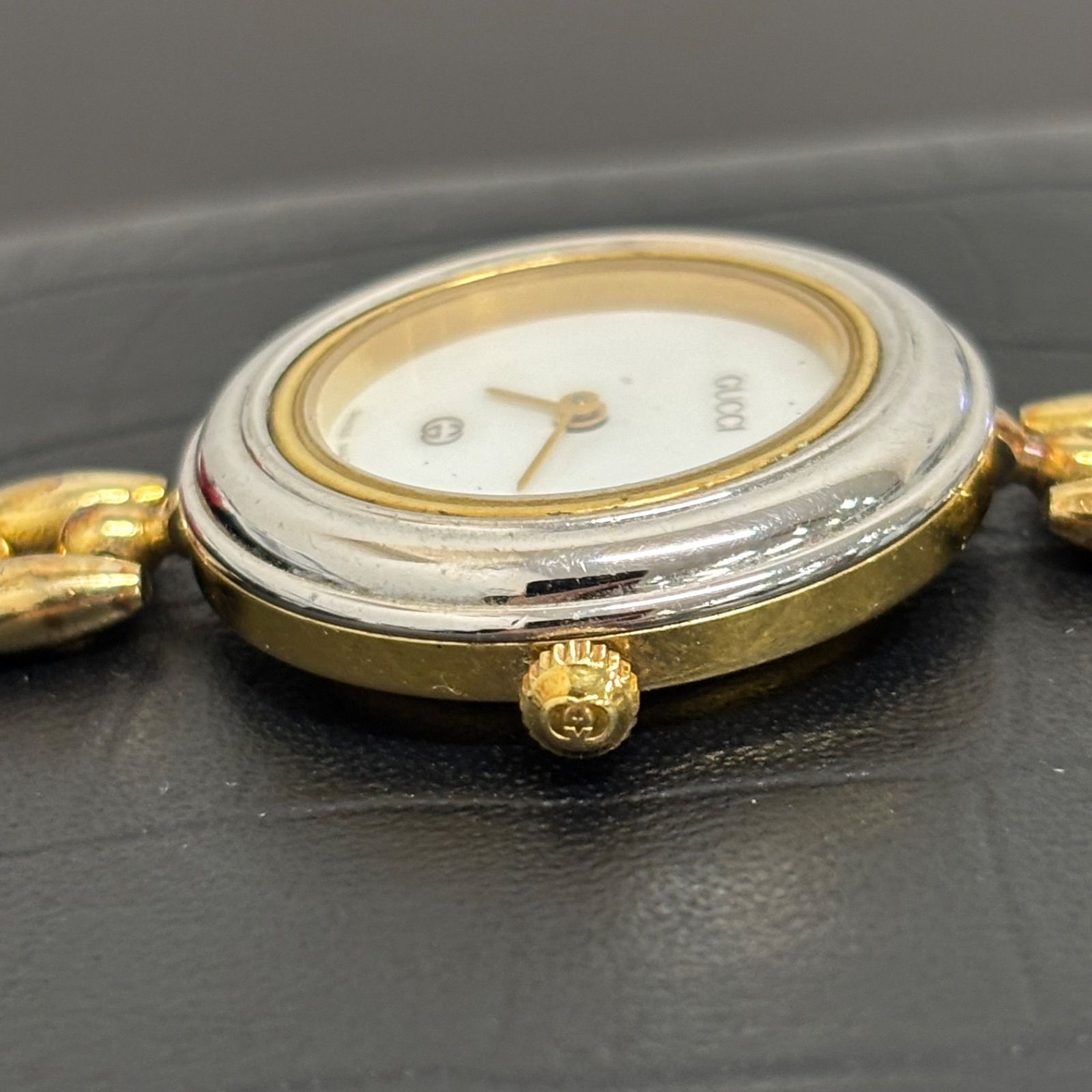 GUCC グッチ チェンジベゼル バングルウォッチ 腕時計 1100-Lゴールド