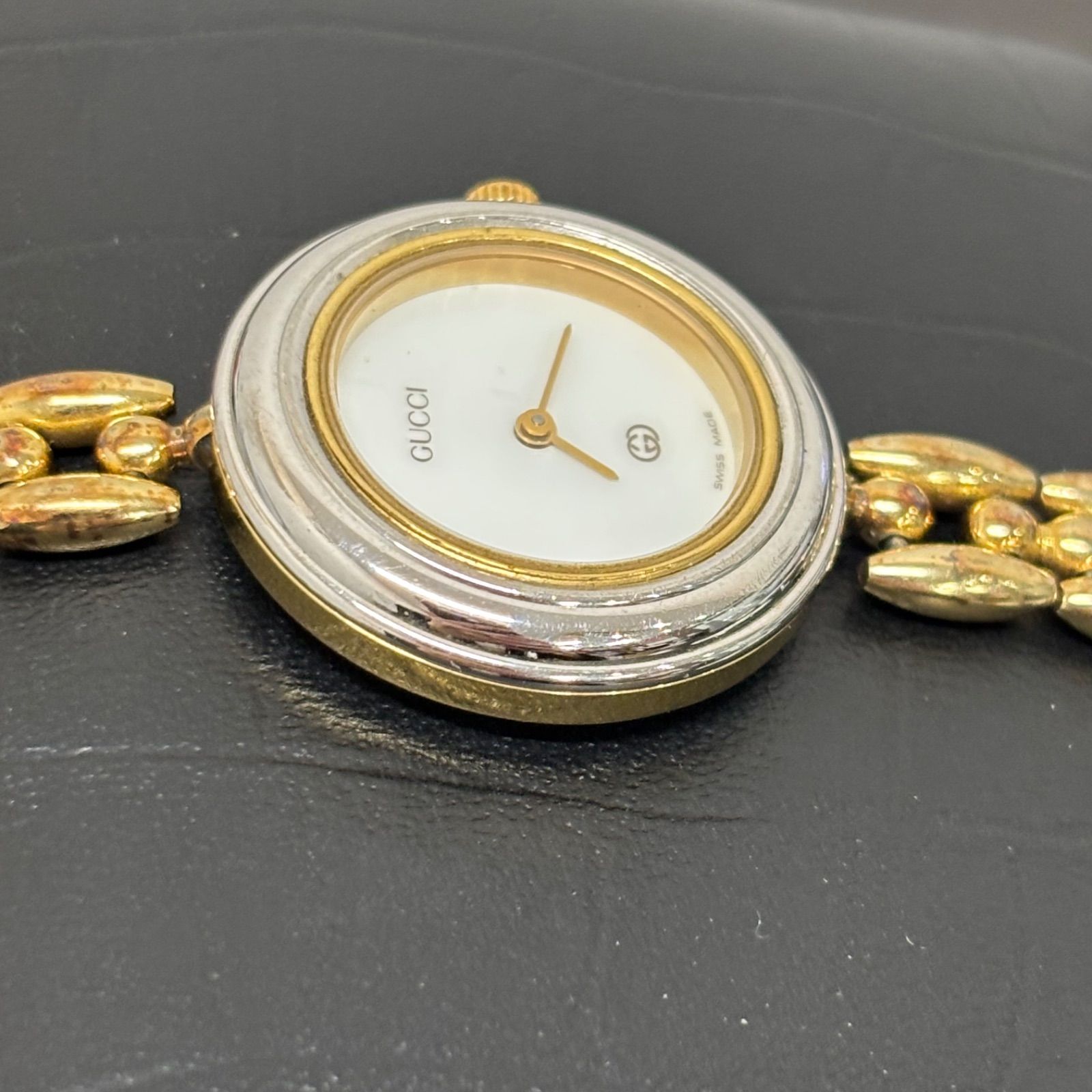 GUCC グッチ チェンジベゼル バングルウォッチ 腕時計 1100-Lゴールド