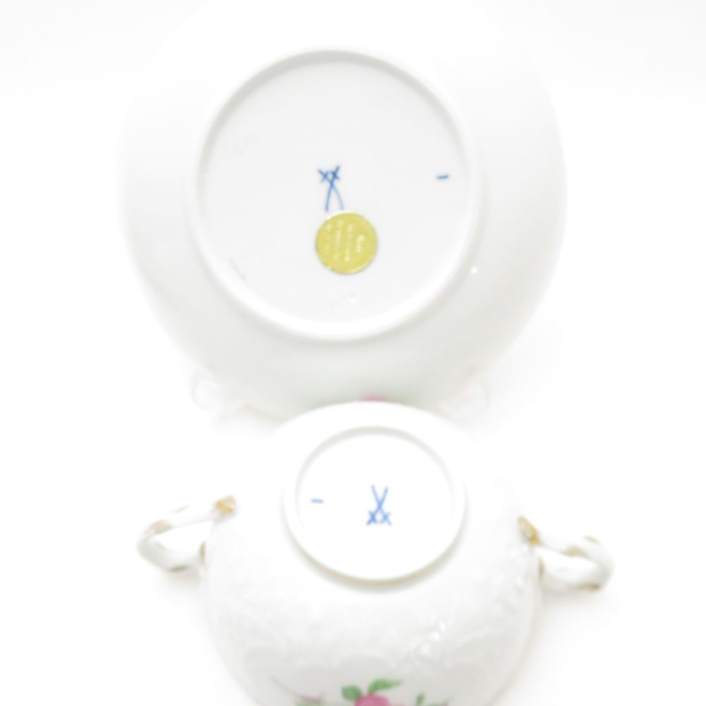 美品 MEISSEN マイセン ピンクローズ エンボス スープカップ＆ソーサー