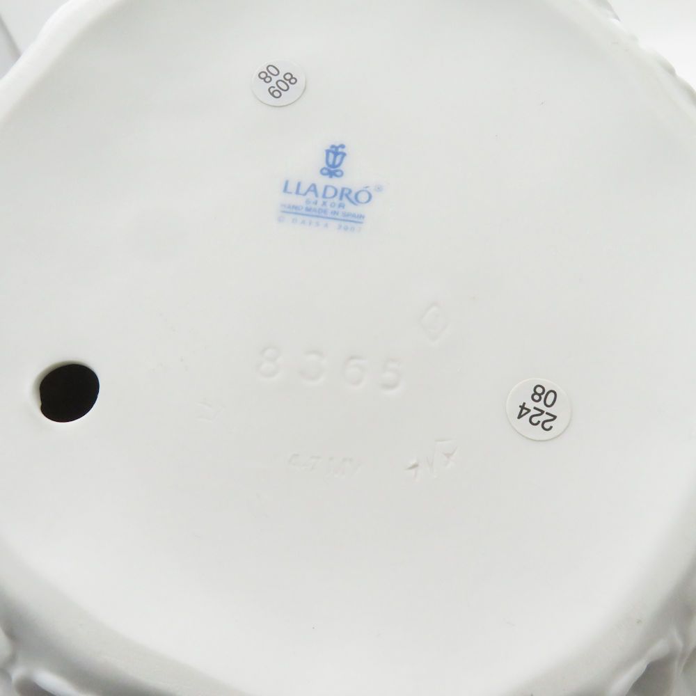 リヤドロ LLADRO 花香る夢　NO.8365 フィギュリン　陶器人形　置物 LLADRO リヤドロ 8365 花香る夢 フィギュリン 置物 陶器人形 女性