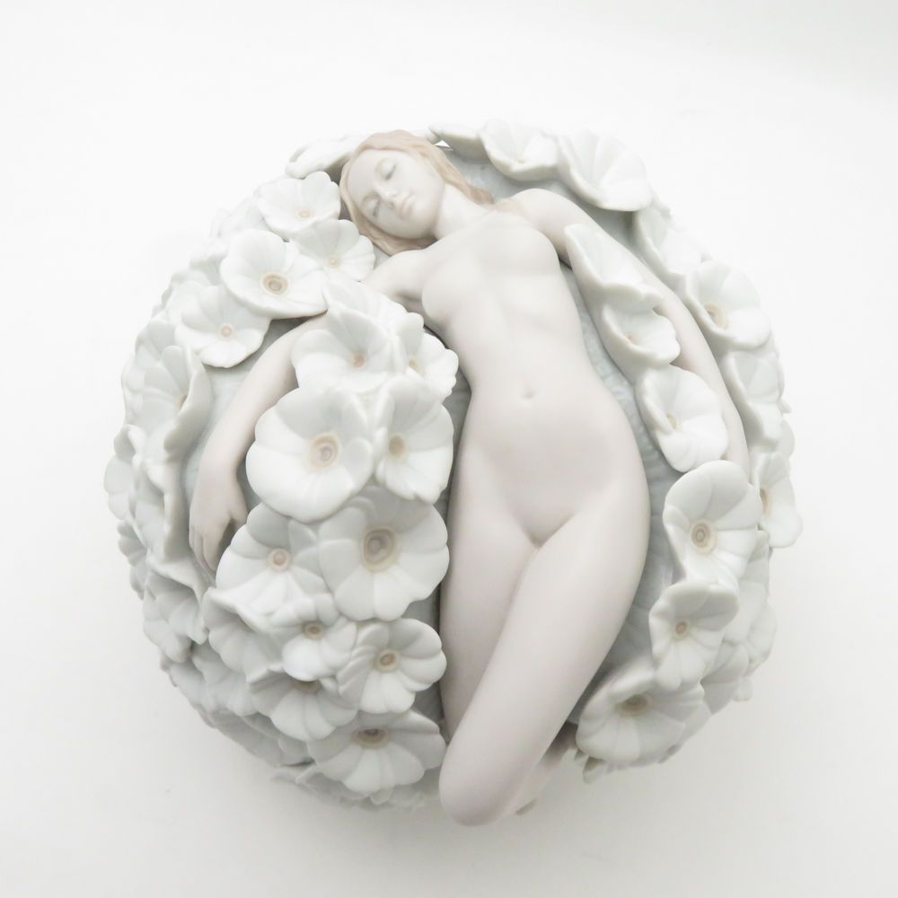 リヤドロ LLADRO 花香る夢　NO.8365 フィギュリン　陶器人形　置物 LLADRO リヤドロ 8365 花香る夢 フィギュリン 置物 陶器人形 女性