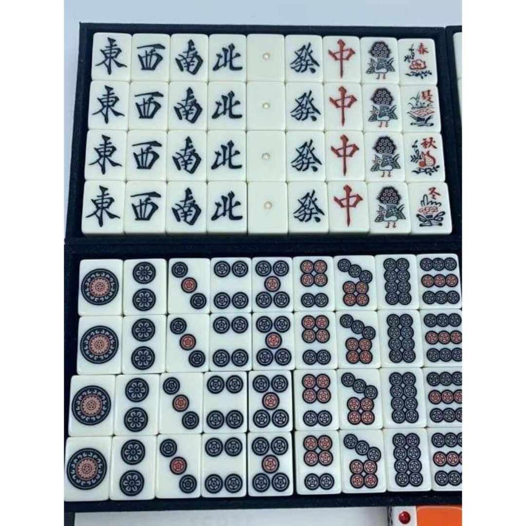 麻雀セット 麻雀牌一式 アルミケース付 フル装備 点棒チップ付 中古