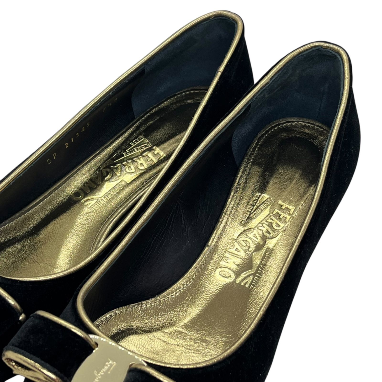 管2511-270】Salvatore Ferragamo サルヴァトーレフェラガモ ヴァラ