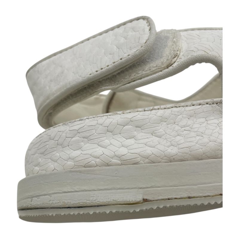 シャネル CHANEL ココマーク ボタン スポーツサンダル G35927 ホワイト