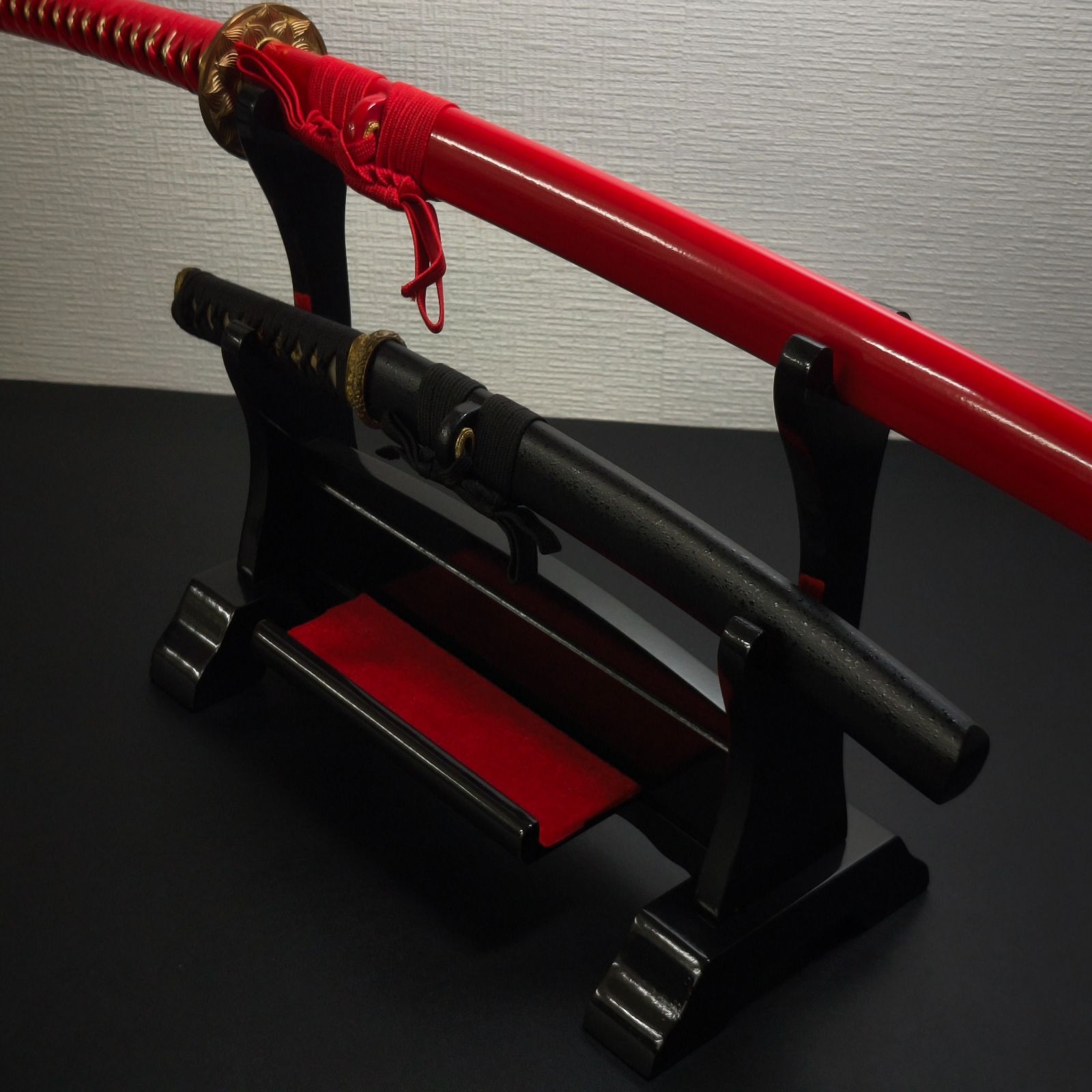 唐木 刀掛 刀掛台 2本掛け Amazon | 本物の木製 日本刀 刀掛台 壁取付型 取付金具付き 壁掛け 2段