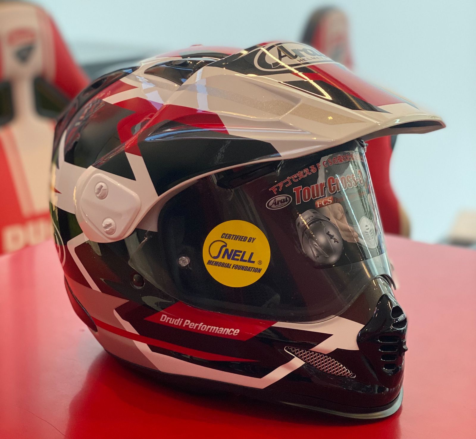 Arai ヘルメット フルフェイス 57.58CM 新品未使用 定価￥68,420