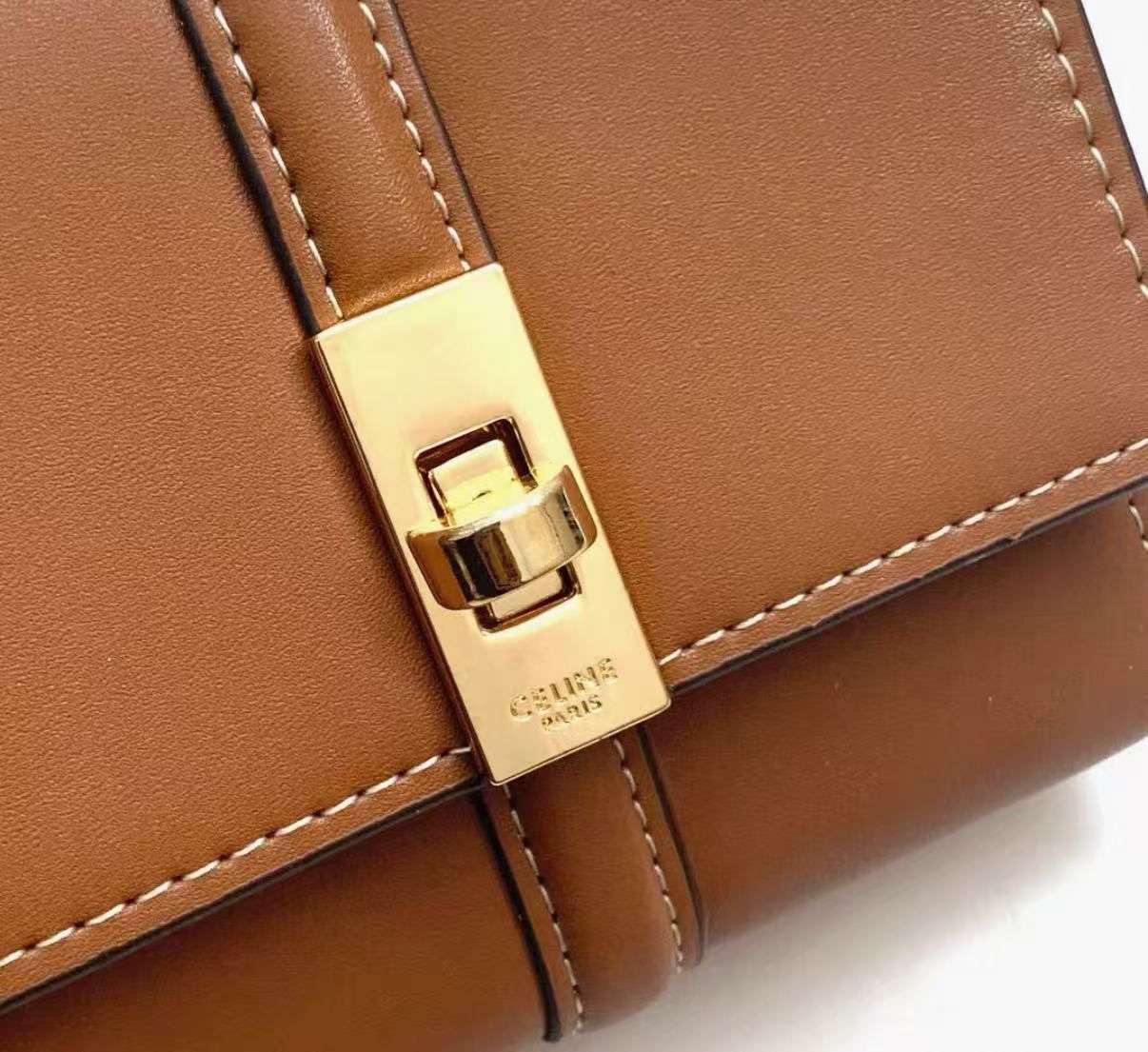 現行 極美品✨セリーヌ セーズ 16 コンパクトウォレット 三つ折り財布 現行 極美品✨セリーヌ セーズ 16 コンパクトウォレット 三つ折り財布