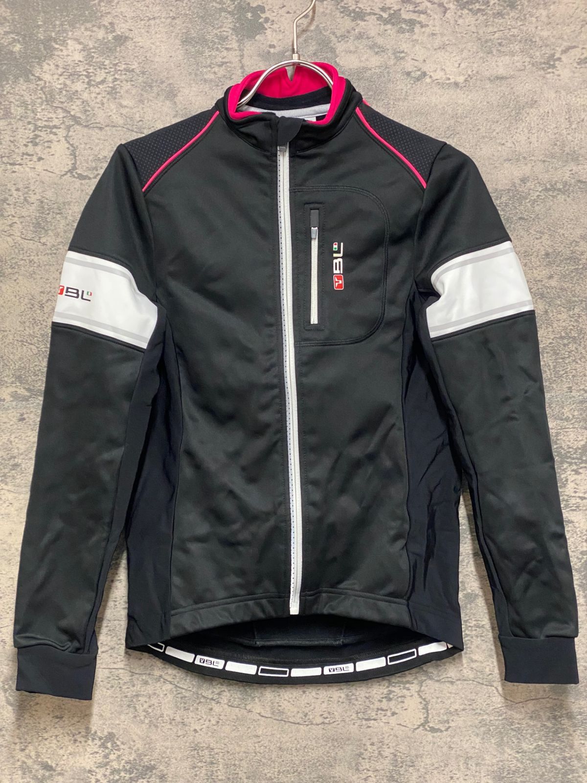 備前焼の国指定伝統工芸士兼松敬之氏の作品 徳利、工芸品。 節約